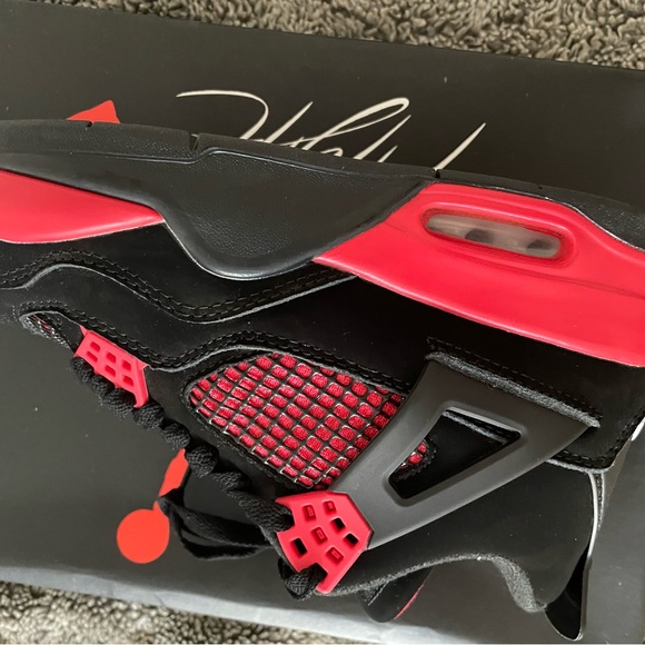 Jordan 4 ( Red Thunders) - Picture 3 of 6